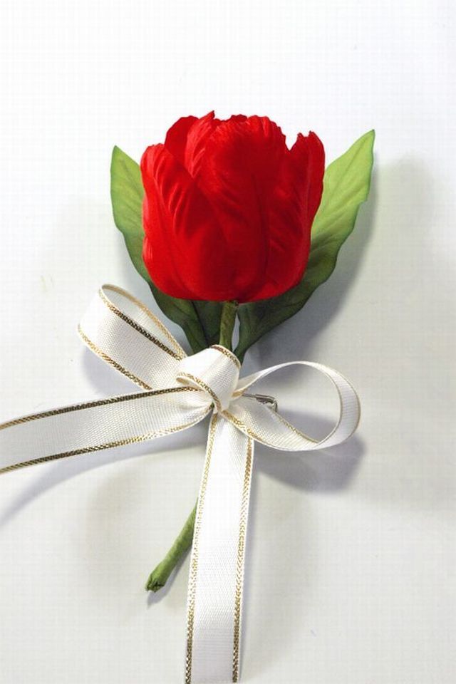 【卒業式・入学式・イベントの胸元に華を添えるコサージュ】チューリップのアートフラワーコサージュ