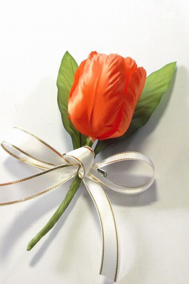 【卒業式・入学式・イベントの胸元に華を添えるコサージュ】チューリップのアートフラワーコサージュ