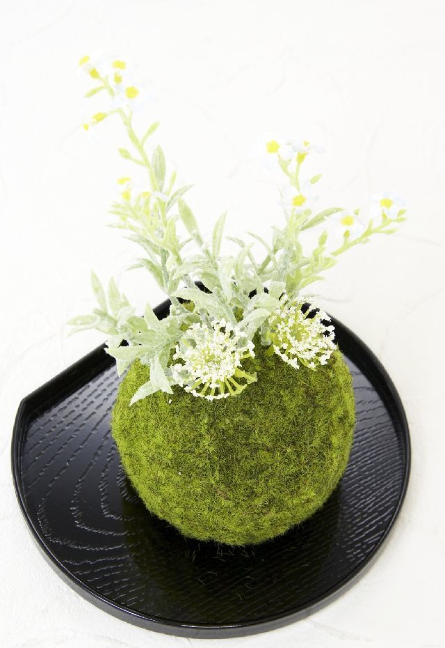 【造花 観葉植物 インテリアグリーン】こけ玉 和アレンジＦ（下皿付き）