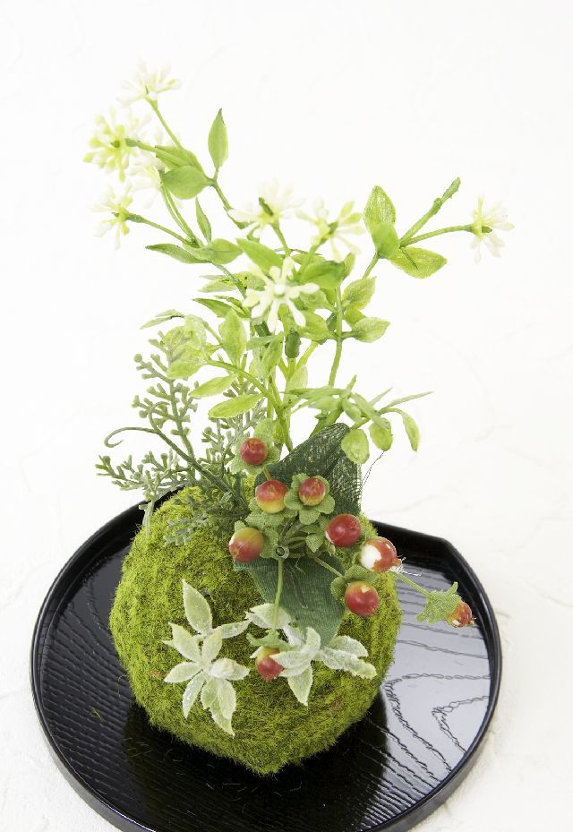 【造花 観葉植物 インテリアグリーン】こけ玉 和アレンジＧ（下皿付き）