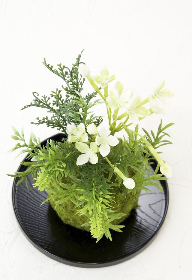【造花 観葉植物 インテリアグリーン】こけ玉 和アレンジＪ（下皿付き）