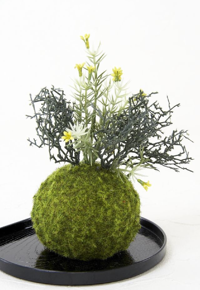 【造花 観葉植物 インテリアグリーン】こけ玉 和アレンジＬ（下皿付き）