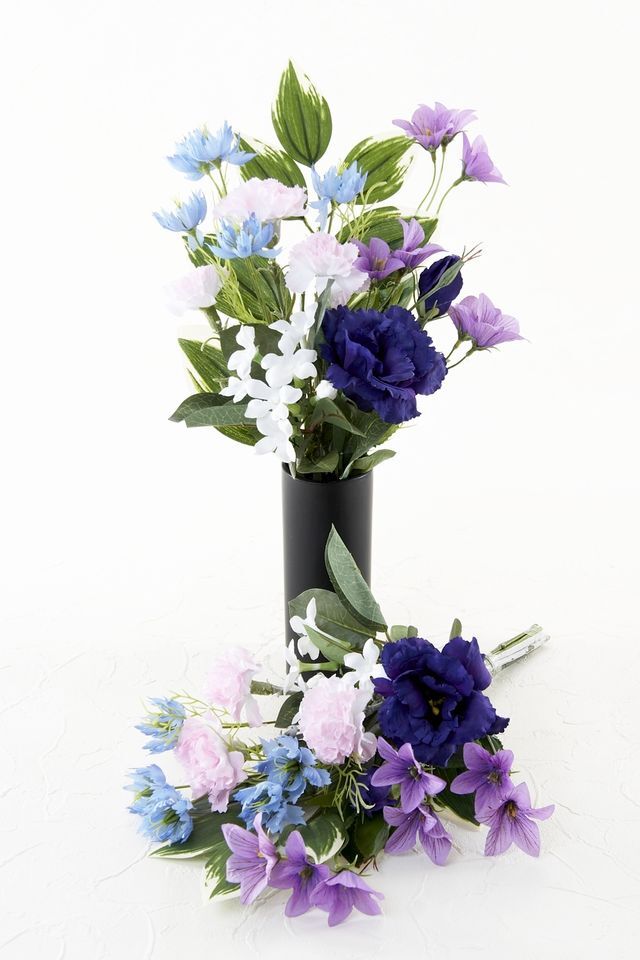 【アーティフィシャルフラワー・造花 お墓・お仏壇向け仏花・供花】トルコ桔梗とジャスミンの洋風供花（左右１対セット）