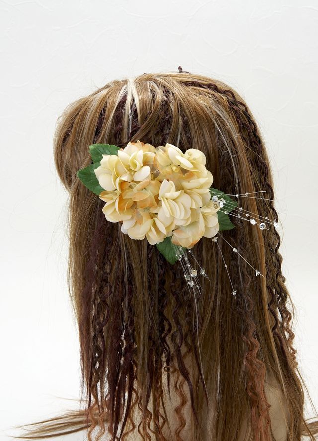 【特価SALE　髪飾り・ヘアアクセサリー】紫陽花−アイボリーオレンジ・バレッタ