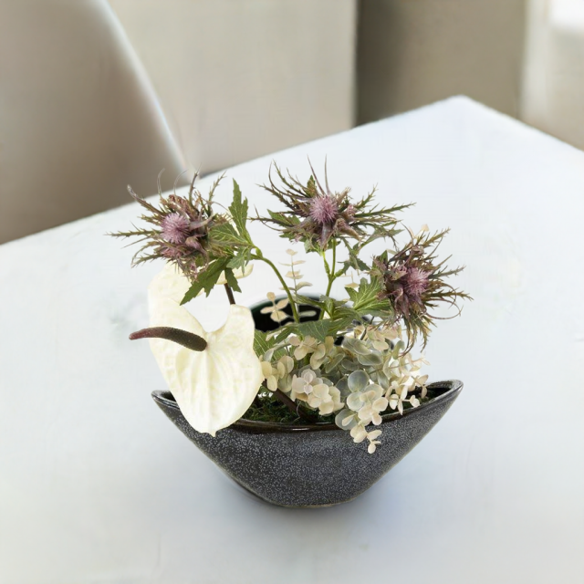 【造花・アーティフィシャルフラワー・インテリアアレンジ】アンスリュームとエリンジュームのナチュラルアレンジメント