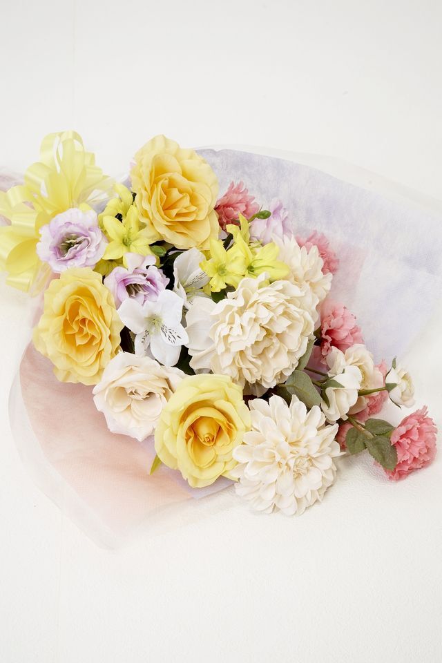 【贈答・贈呈用花束・造花花束・花束ギフト】バラとピオニーとカーネーションのアーティフィシャルフラワーブーケ/ピンク＆クリーム