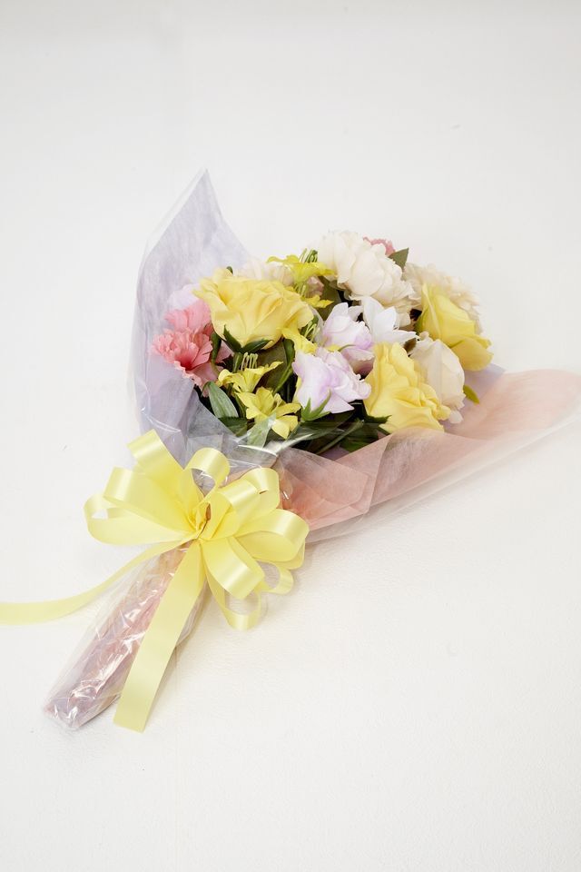 【贈答・贈呈用花束・造花花束・花束ギフト】バラとピオニーとカーネーションのアーティフィシャルフラワーブーケ/ピンク＆クリーム