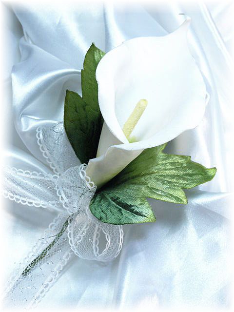 【コサージュ／アートフラワー・アーティフィシャルフラワー】ランディカラーのコサージュ（ホワイト）