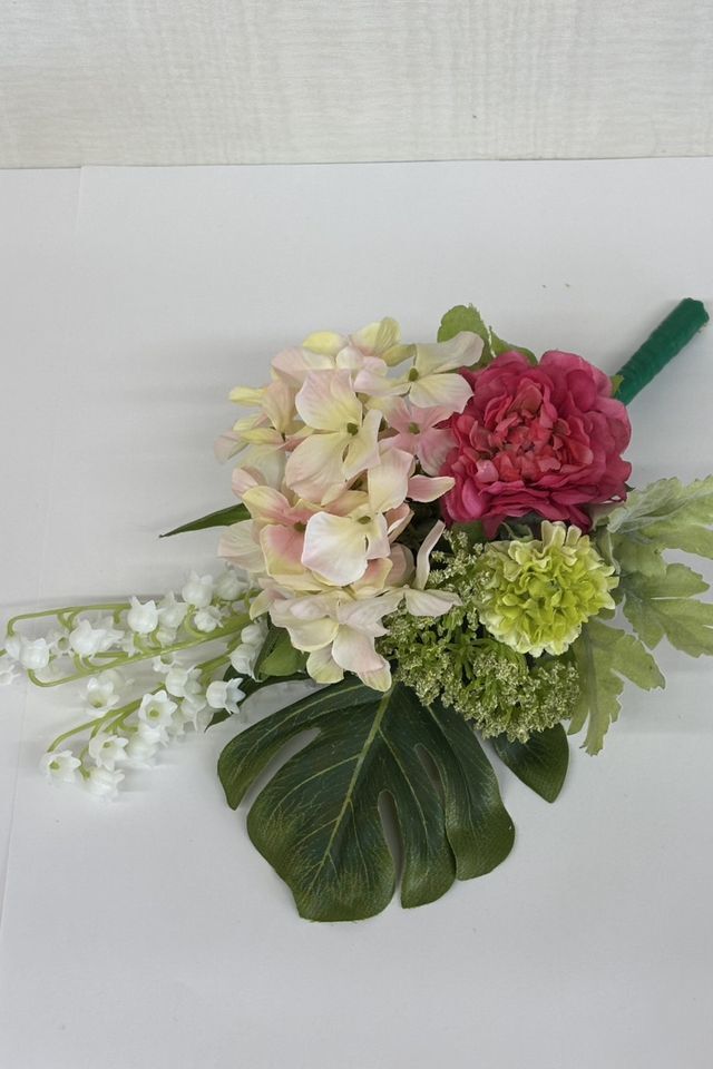 【アーティフィシャルフラワー・造花 お仏壇向けリトル仏花・供花】スズランとラナンキュラスのミニ供花−1束タイプ