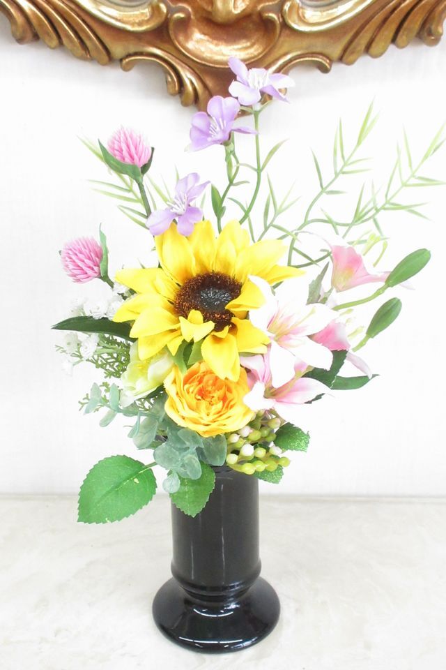 【アーティフィシャルフラワー・造花 お仏壇向けリトル仏花・供花】向日葵とミニ百合のミニ供花−1束タイプ