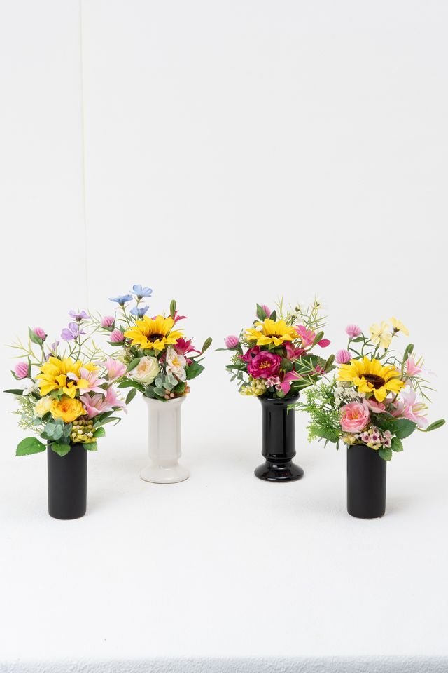 【アーティフィシャルフラワー・造花 お仏壇向けリトル仏花・供花】向日葵とミニ百合のミニ供花－1束タイプ