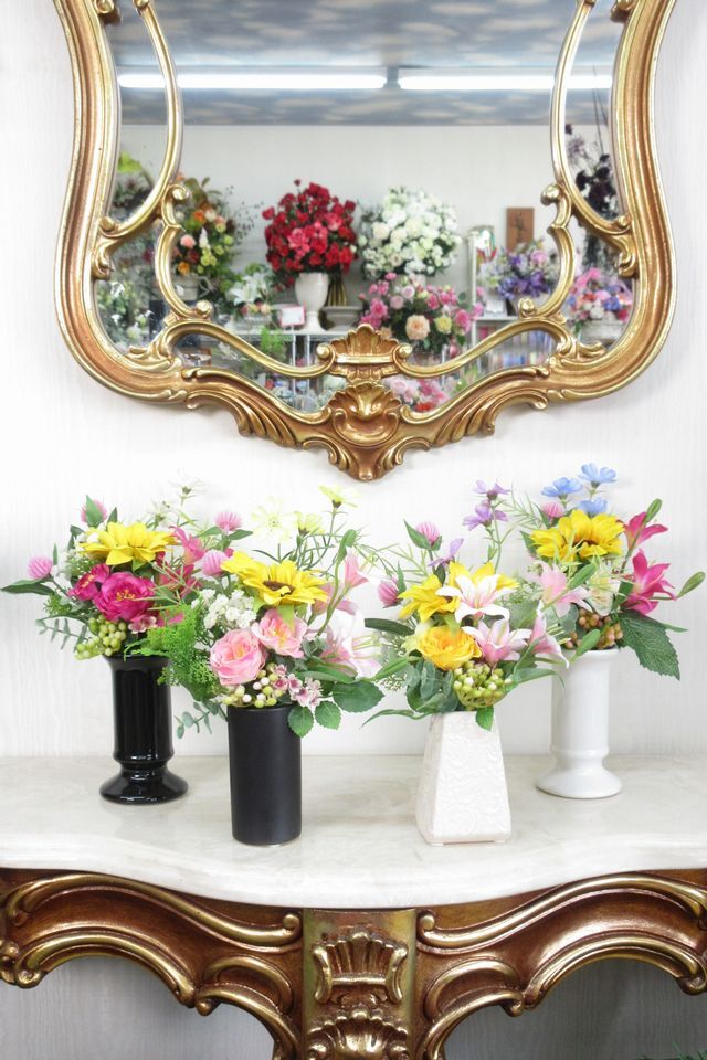 【アーティフィシャルフラワー・造花 お仏壇向けリトル仏花・供花】向日葵とミニ百合のミニ供花－1束タイプ