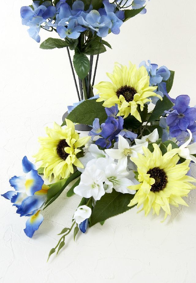 【造花の仏花・供花】ひまわり&ノーブルクレマチスの供花(左右1対セット) 【造花の仏花・供花】ひまわり&ノーブルクレマチスの供花(左右1対セット)