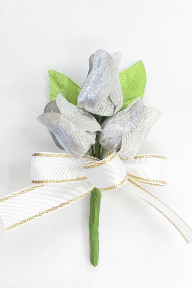 【卒業式・入学式・イベントの胸元に華を添えるミニコサージュ】リトルチューリップのミニコサージュ