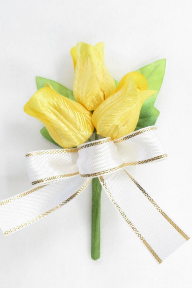 【卒業式・入学式・イベントの胸元に華を添えるミニコサージュ】リトルチューリップのミニコサージュ