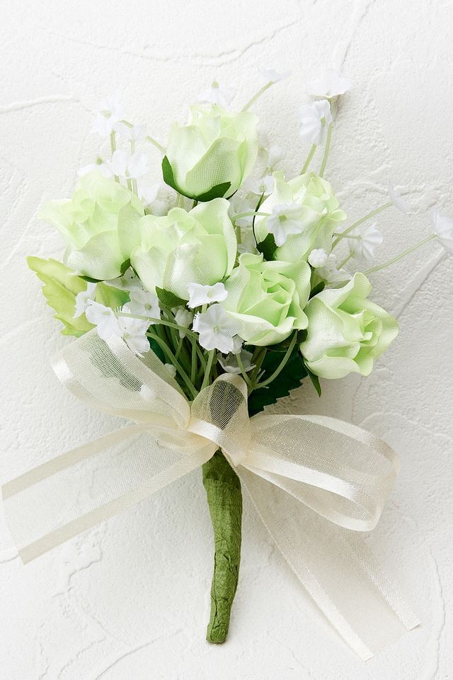 【卒業式・入学式・イベントの胸元に華を添えるコサージュ】ミニバラのブーケコサージュ