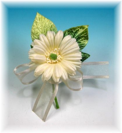 【卒業式・入学式・式典・イベントやパーティーの胸元に華を添える corsage】ガーベラのコサージュ/ライトイエロー