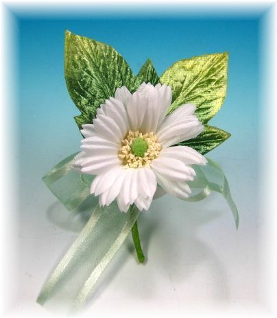 【卒業式・入学式・式典・イベントやパーティーの胸元に華を添える corsage】ガーベラのコサージュ
