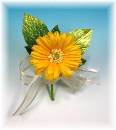 【卒業式・入学式・式典・イベントやパーティーの胸元に華を添える corsage】ガーベラのコサージュ