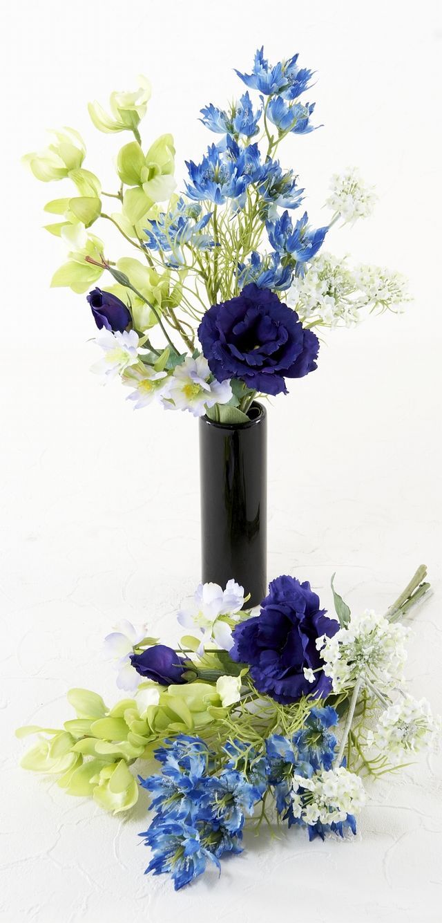 【お墓・仏壇用 造花の仏花・供花】トルコキキョウとコーンフラワーの仏花セット（左右１対）