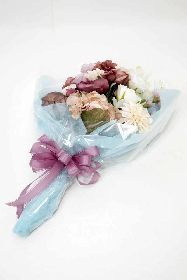 【贈答・贈呈用花束・造花花束・花束ギフト】薔薇とダリアとカーネーションのアーティフィシャルフラワーブーケ