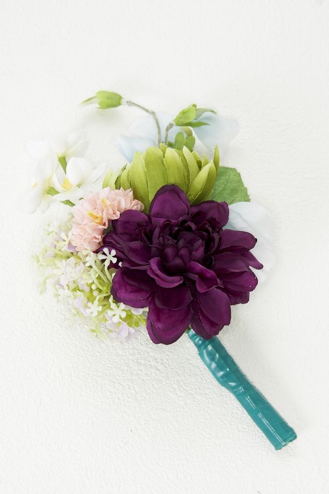 【アーティフィシャルフラワー・造花 お仏壇向けリトル仏花・供花】ダリアとマムのミニ供花−1束タイプ