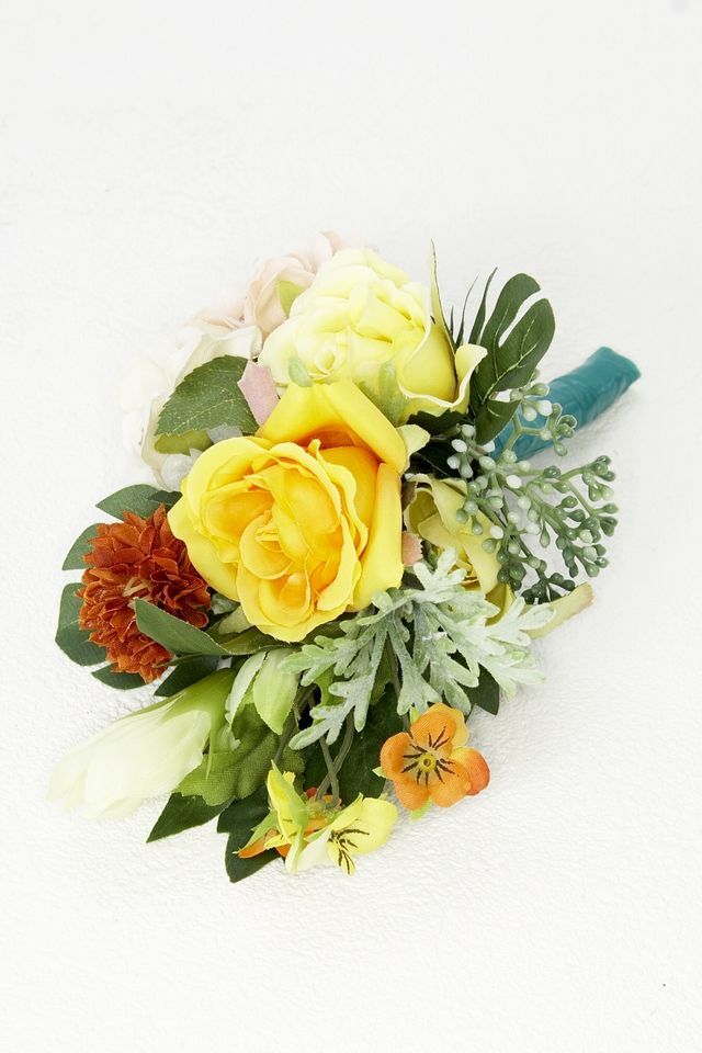 【アーティフィシャルフラワー・造花 お仏壇向けリトル仏花・供花】ローズとマムのミニ供花−1束タイプ
