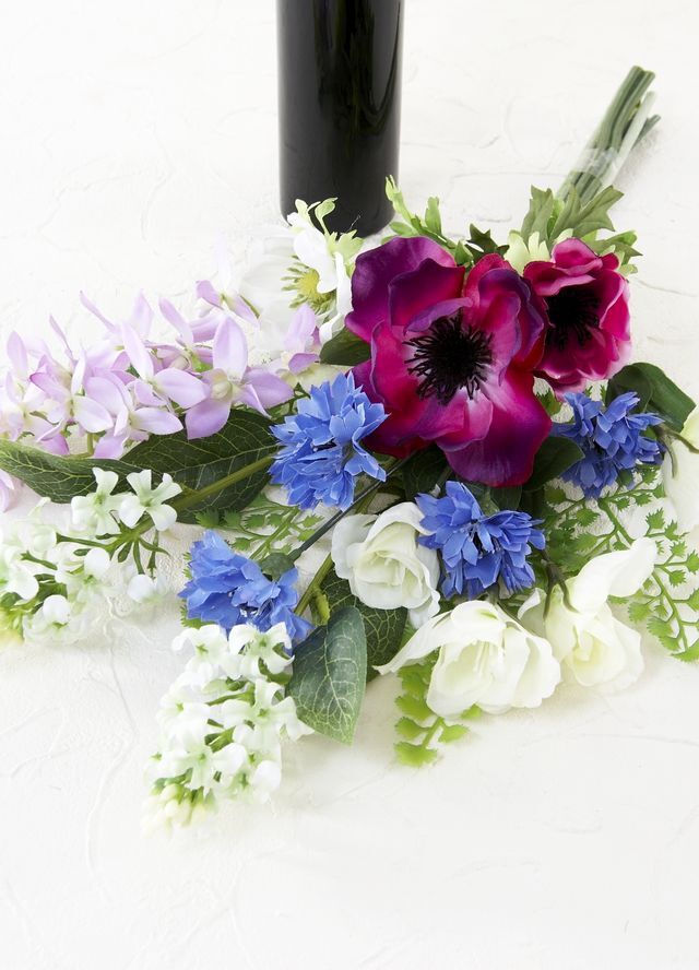【お墓・仏壇用 造花の仏花・供花】アネモネとヤグルマソウの仏花セット（左右１対）