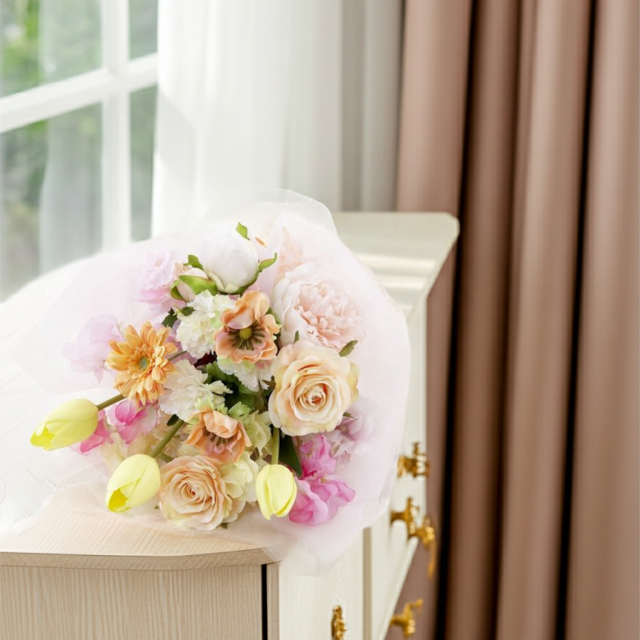 【贈答・贈呈用花束・造花花束・花束ギフト】スイートピーとチューリップのアーティフィシャルフラワーブーケ/アプリコットミックス