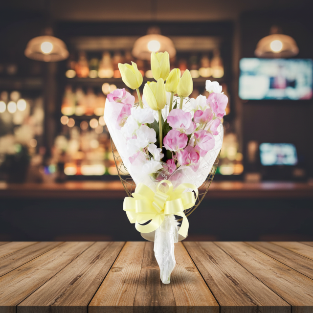 【贈答・贈呈用・ギフトの造花花束】スイートピーとチューリップの花束（イエロー）