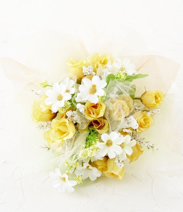 【造花・アーティフィシャルフラワー・アートフラワーブーケ】ミニバラとミニデイジーの造花花束（イエロー×ピンク）