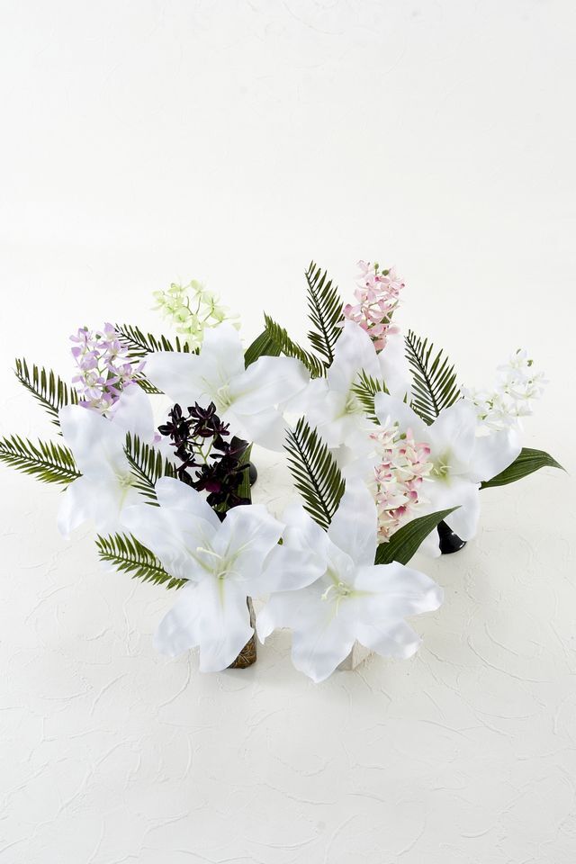 【アーティフィシャルフラワー・造花 お仏壇向けリトル仏花・供花】カサブランカ&蘭のミニ仏花−1束タイプ