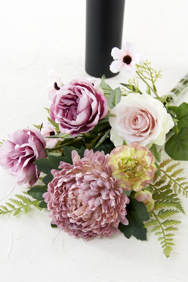 【アーティフィシャルフラワー・造花 お墓・お仏壇向け仏花・供花1対-左右2束セット】薔薇＆マムの洋風供花（左右１対セット）