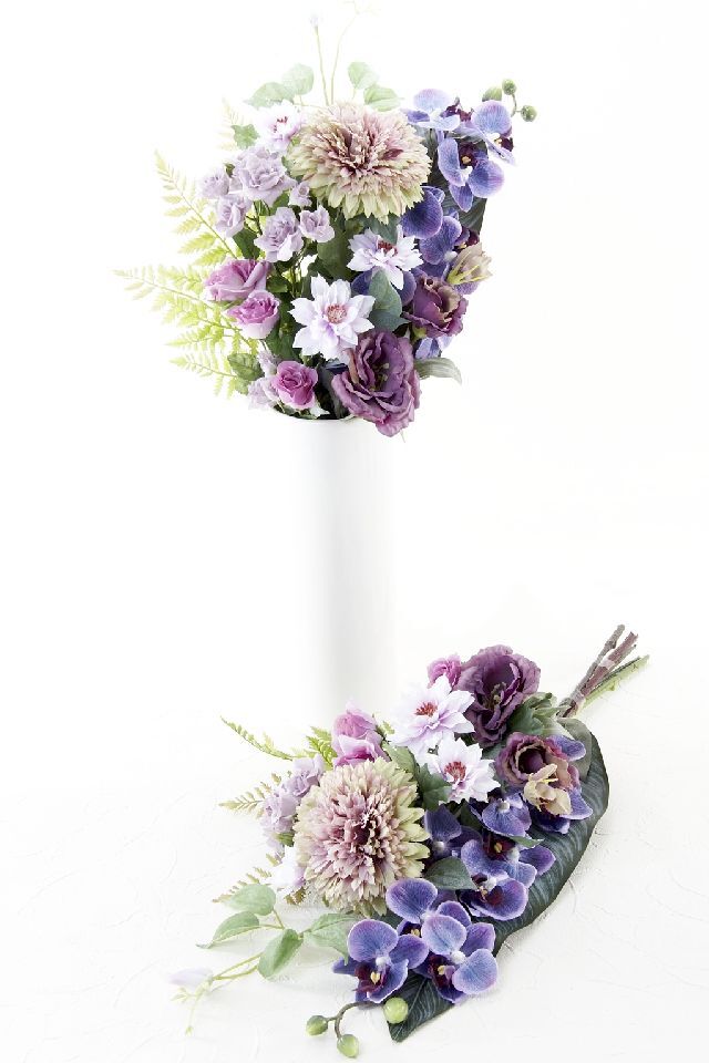 【アーティフィシャルフラワー・造花 お墓・お仏壇向け仏花・供花1対-左右2束セット】薔薇と胡蝶蘭とマムの洋風供花（左右１対セット）