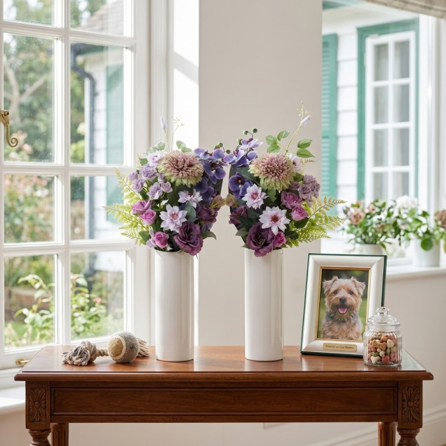【アーティフィシャルフラワー・造花 お墓・お仏壇向け仏花・供花1対-左右2束セット】薔薇と胡蝶蘭とマムの洋風供花（左右１対セット）