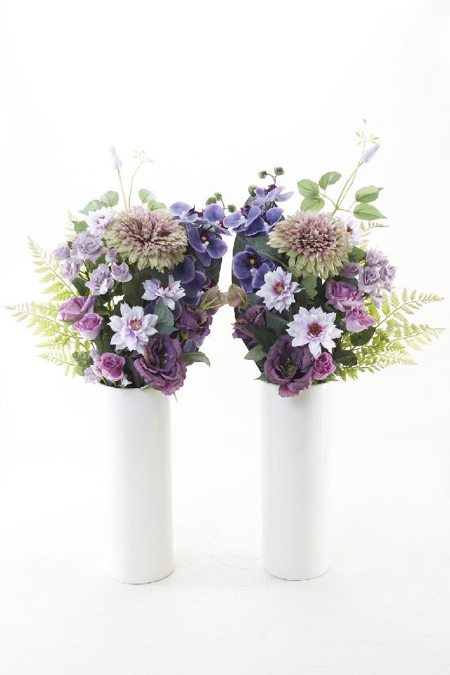 【アーティフィシャルフラワー・造花 お墓・お仏壇向け仏花・供花1対-左右2束セット】薔薇と胡蝶蘭とマムの洋風供花（左右１対セット）