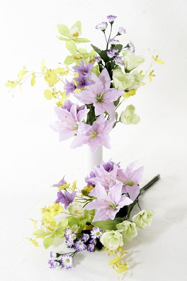 【造花・アーティフィシャルフラワー 仏花・供花】百合とシンビジウムの墓花（左右１対セット）