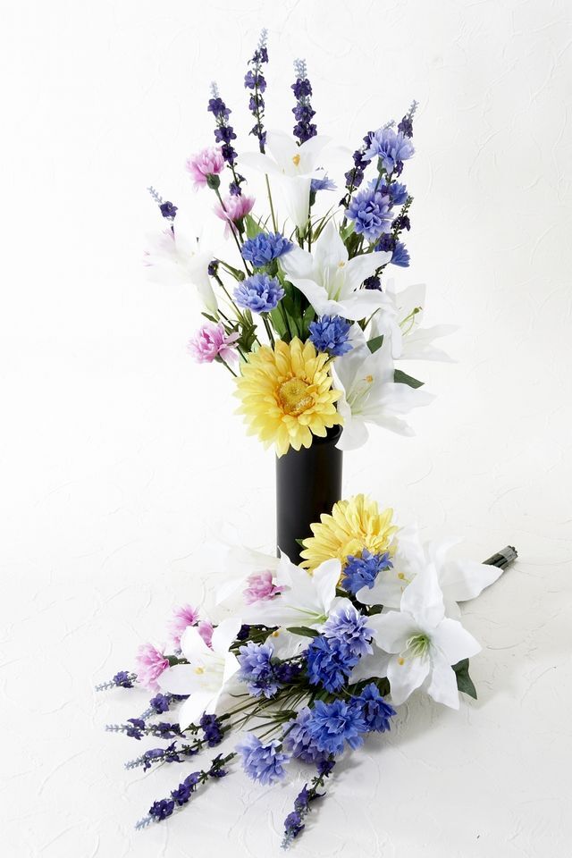 【造花・アーティフィシャルフラワー 仏花・供花】ガーベラとラベンダーの墓花（左右１対セット）