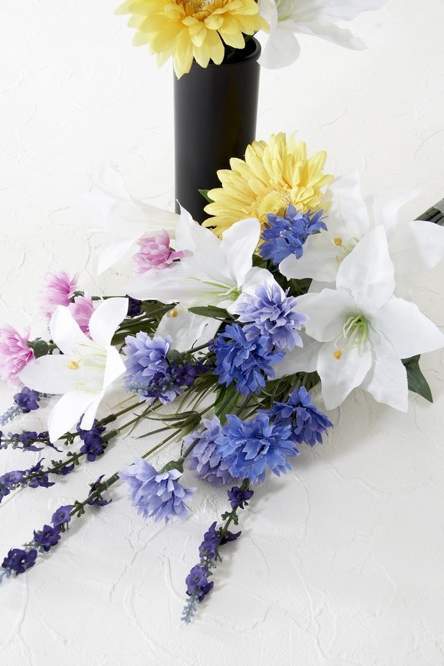 【造花・アーティフィシャルフラワー 仏花・供花】ガーベラとラベンダーの墓花（左右１対セット）