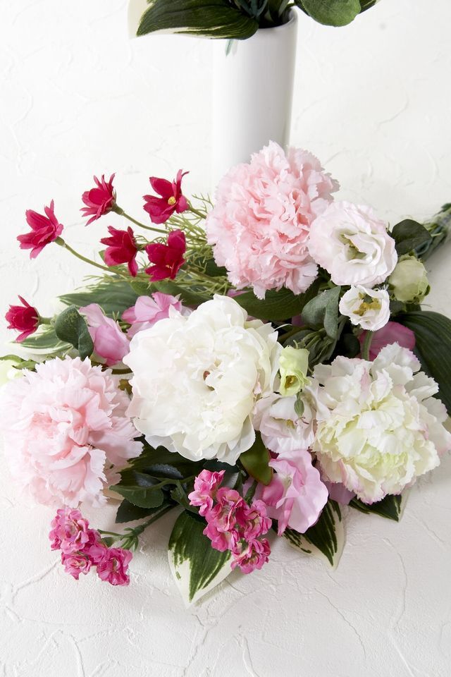 【造花・アーティフィシャルフラワー 仏花・供花】ピオニーとカーネーションの洋花モダン墓花（左右１対セット）