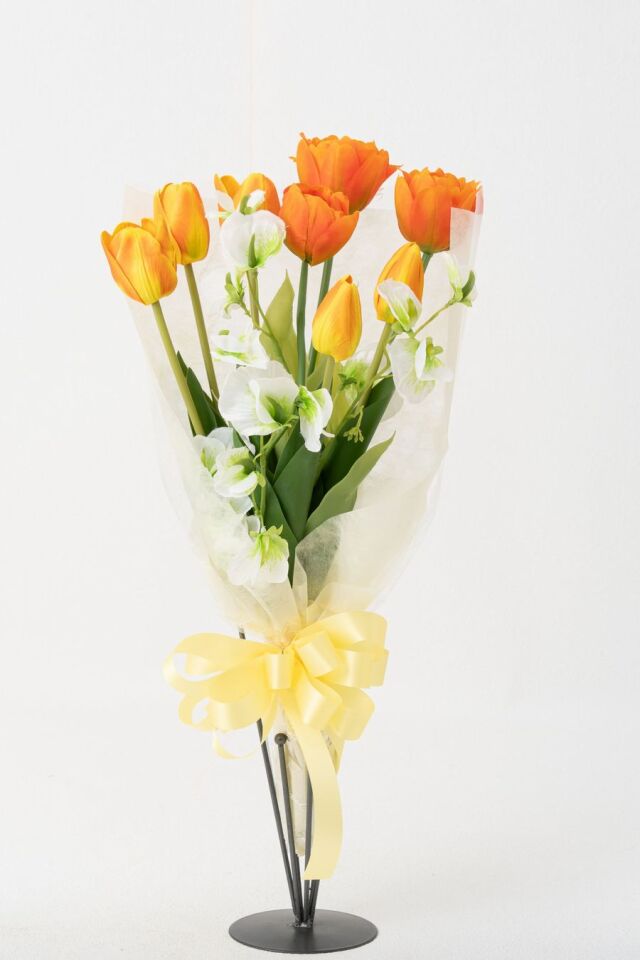 【リアルな高級造花の花束・気軽に贈れるカジュアルサイズ花束】チューリップとスイートピーのフレッシュブーケ