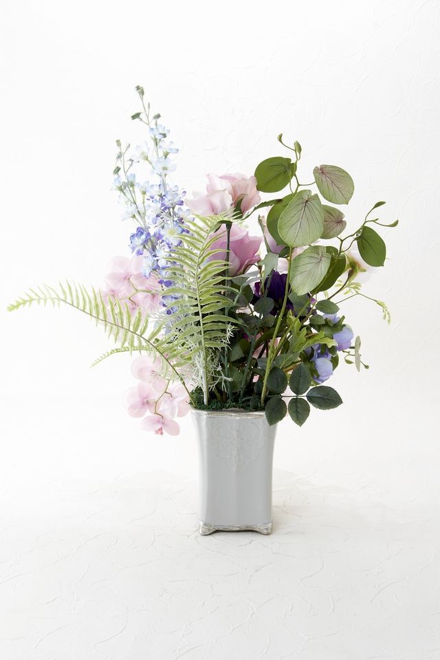 【造花・アーティフィシャルフラワー・インテリアアレンジメント】バラや胡蝶蘭のビューティフルアレンジメント