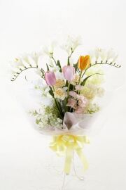 【贈答・贈呈用花束・造花花束・花束ギフト】フリージアとスイートとチューリップのアーティフィシャルフラワーブーケ