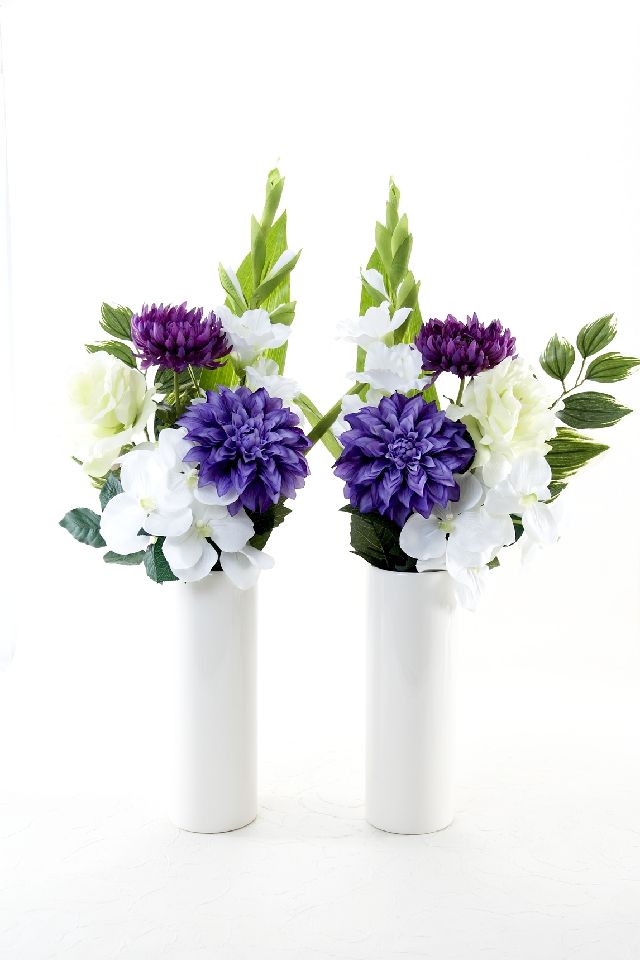 【アーティフィシャルフラワー・造花 お墓・お仏壇向け仏花・供花1対-左右2束セット】薔薇と蘭とダリアの洋風供花（左右１対セット）