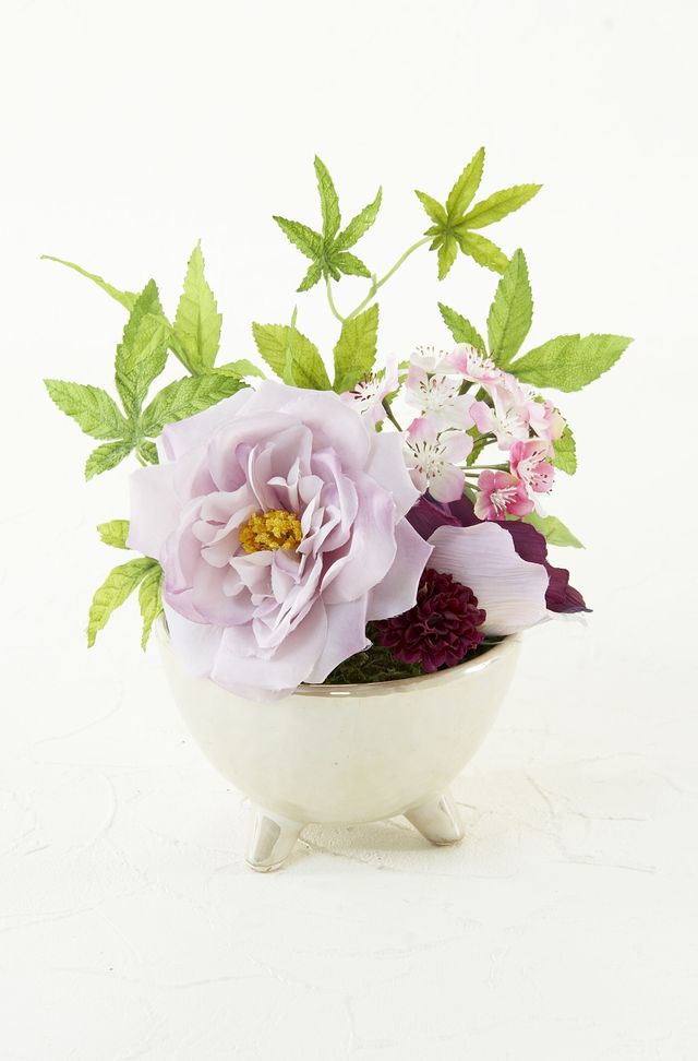 【アートフラワー・アーティフィシャルフラワー・造花アレンジメント】薔薇と新緑もみじのアートフラワーアレンジメント
