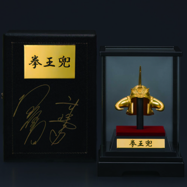 北斗の拳 拳王 兜 1/4スケール ART OF WAR 北斗の拳 “拳王兜”純金版（1/4スケール）