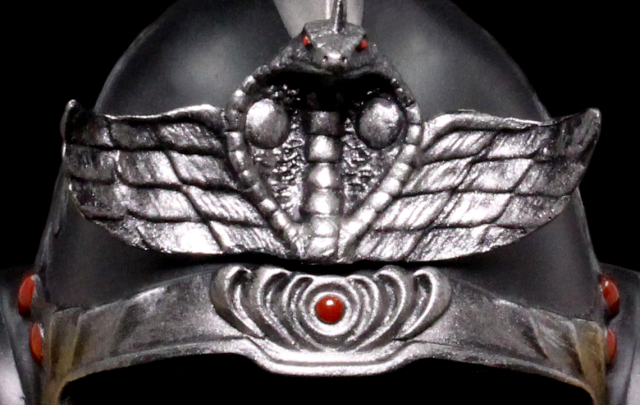 北斗の拳 “拳王兜”純金版（1/4スケール）