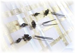 S-1014　和装髪飾り＜青葛＞Uピン３本セット／ブラックゴールド