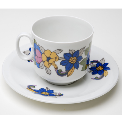 Porcelaine Berry Haute Porcelaine製カップ