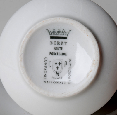 Porcelaine Berry Haute Porcelaine製カップ刻印